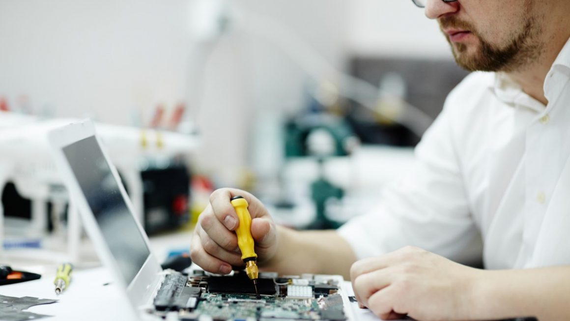 Service Laptop Jogja, Jawaban Dari Gadget Rusak Kamu!
