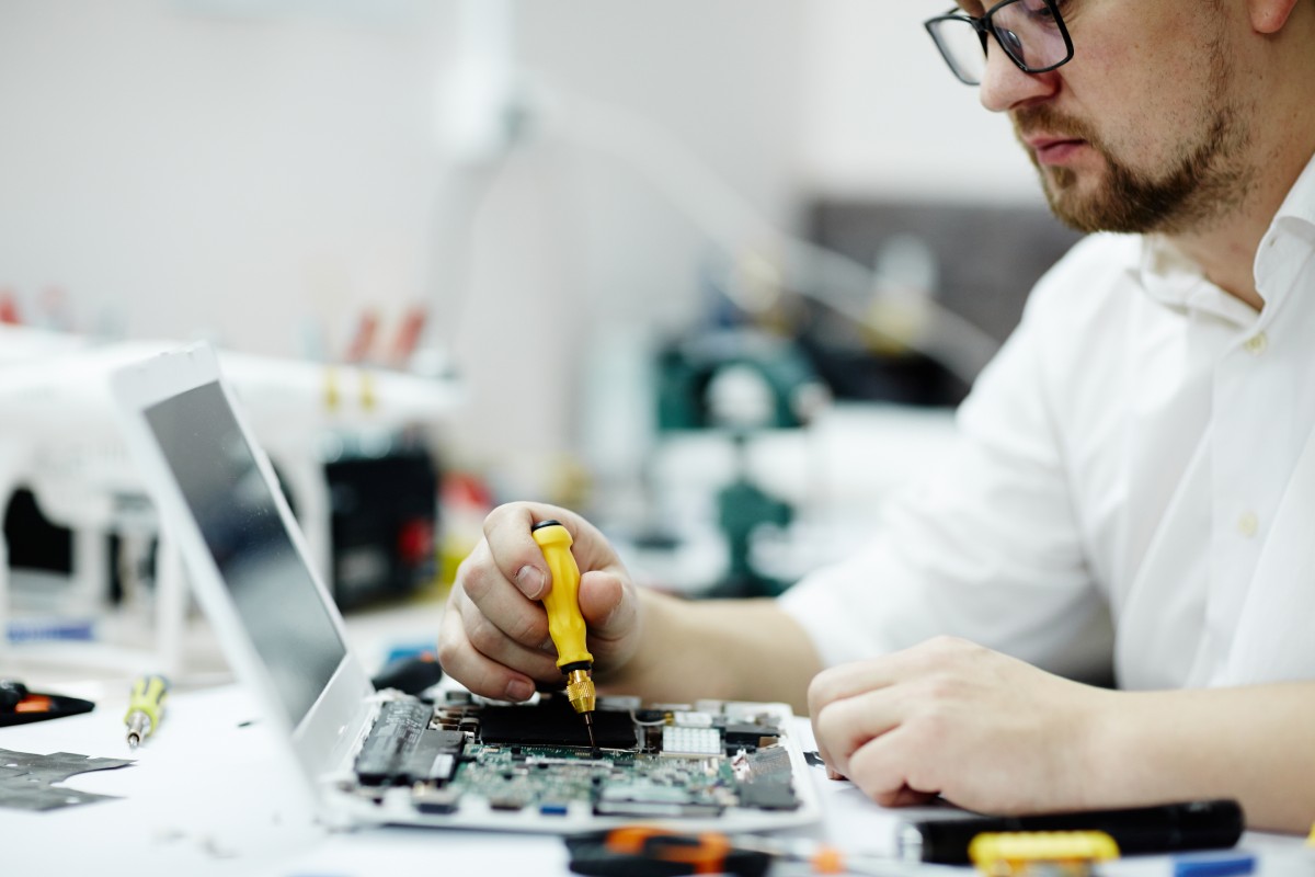 service laptop jogja